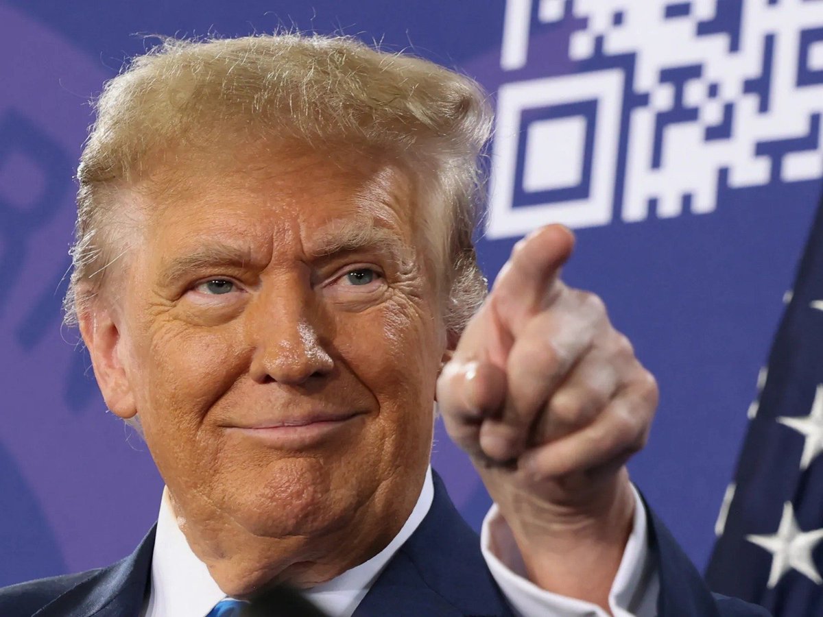 🚨🇺🇸TRUMP 2.0: READY, SET, SIGN EVERYTHING

Trump is wasting zero time.

Over 100 executive orders are teed up to hit immigration, energy, and trade—delivering on promises he made loud and clear.

Immigration raids? Happening.

Keystone Pipeline? Back on the table.

Tariffs on