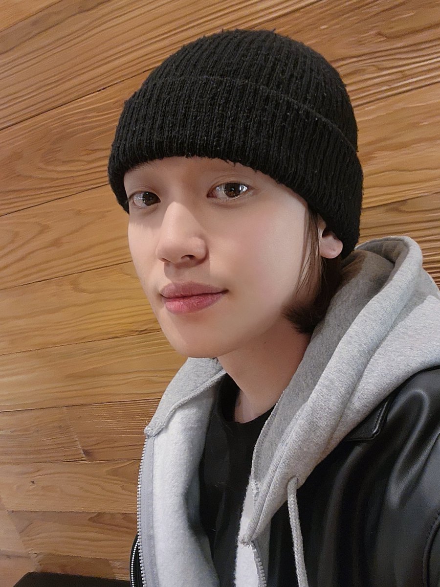 [#녤모닝👋]

녤모닝☺️
잘 지내고들 있는가~??
오랫동안 못 본 느낌이야!!! 
이제 월요일마다 엔리스들도 나처럼 셀카 찍어서 보내줘 ㅎ
우리 서로 보면서 힘내야지!! 그치?
이번 주도 우리 힘내고
행복한 일주일 보내 보자 ㅎ

#니엘 #NIEL