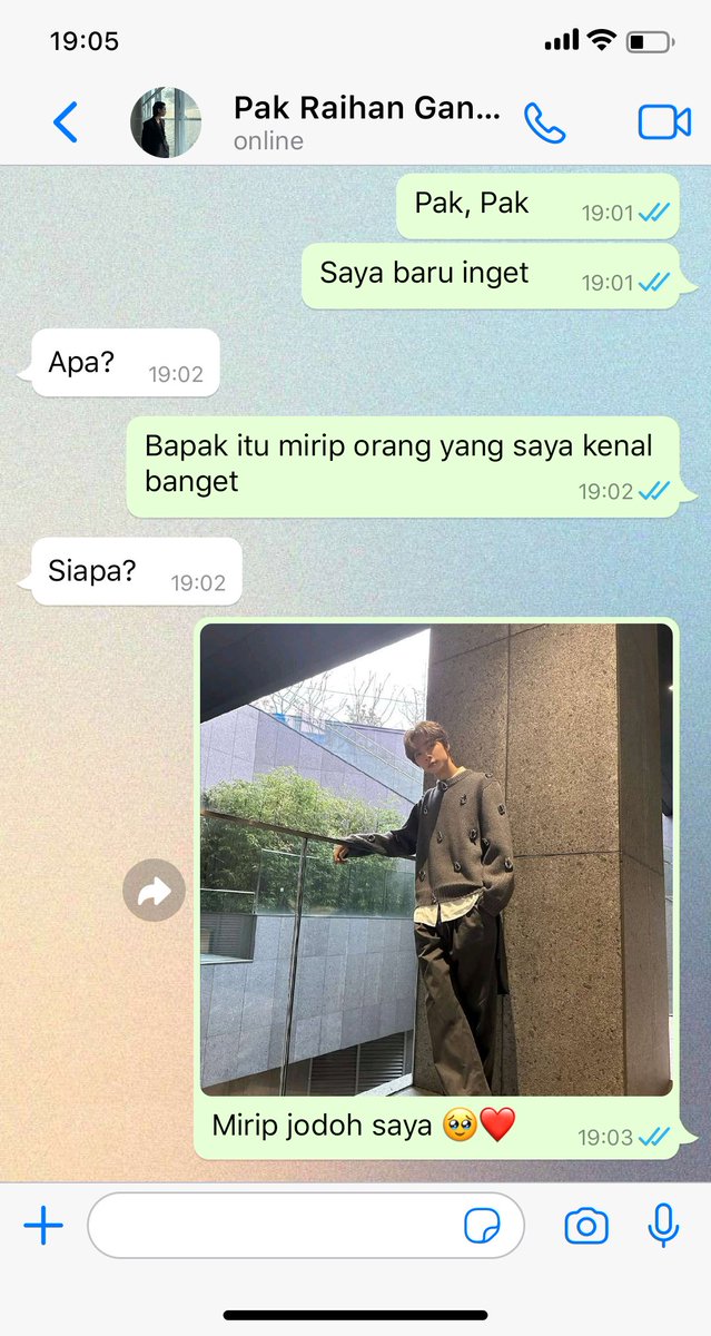 Duda x cegil

cw // kiss , slightly mature

Jhs few tweet from Unwritten Desire