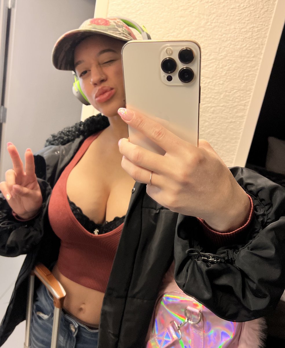STORMI MAYA tweet media