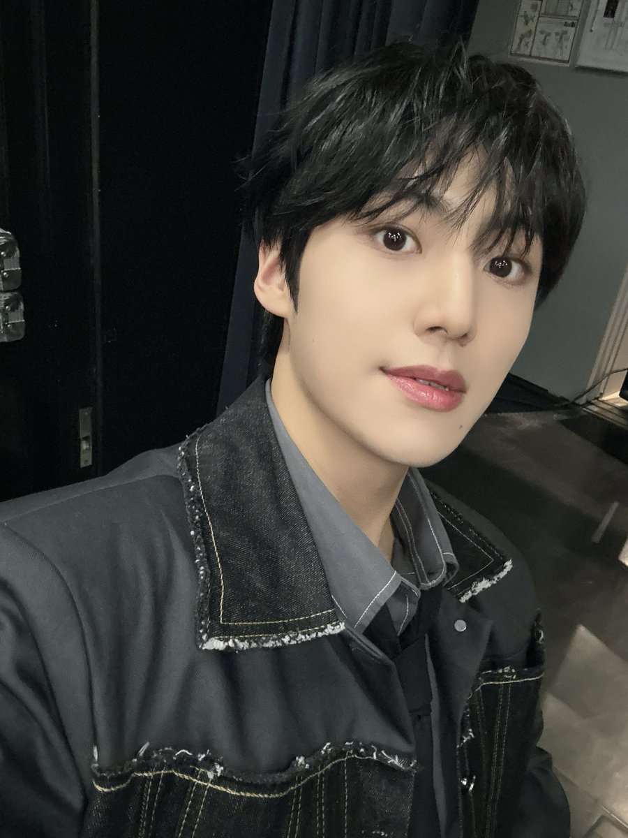 YOUNITE_twt's tweet photo. 일본 일정 함께해주신 팬분들 감사드립니다 🙏 
ありがとうございます

#은상 #EUNSANG https://t.co/ng9sfZjdOw