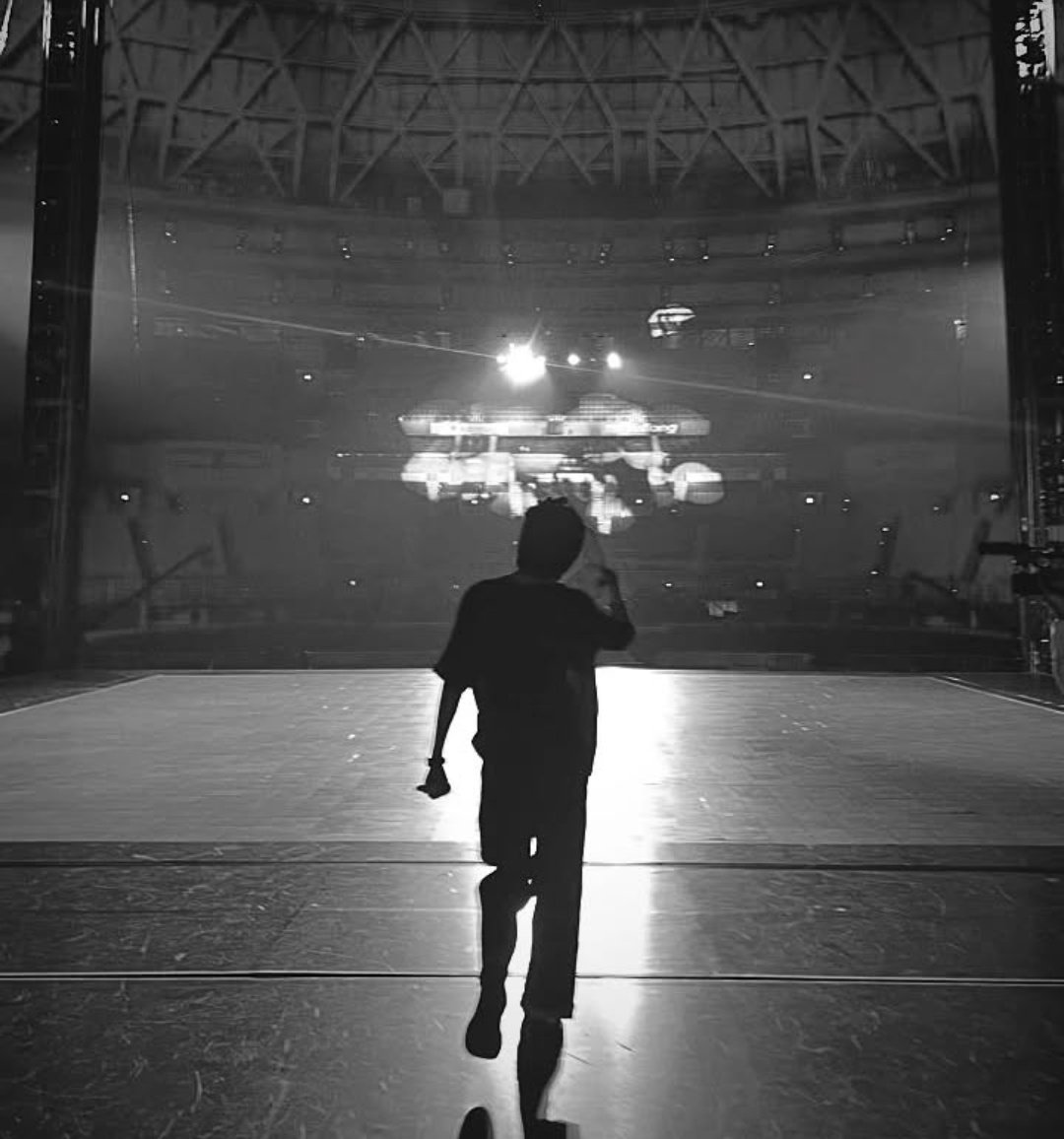 winnttaebear's tweet photo. J-HOPE IS COMING https://t.co/wrwnf9z2BS