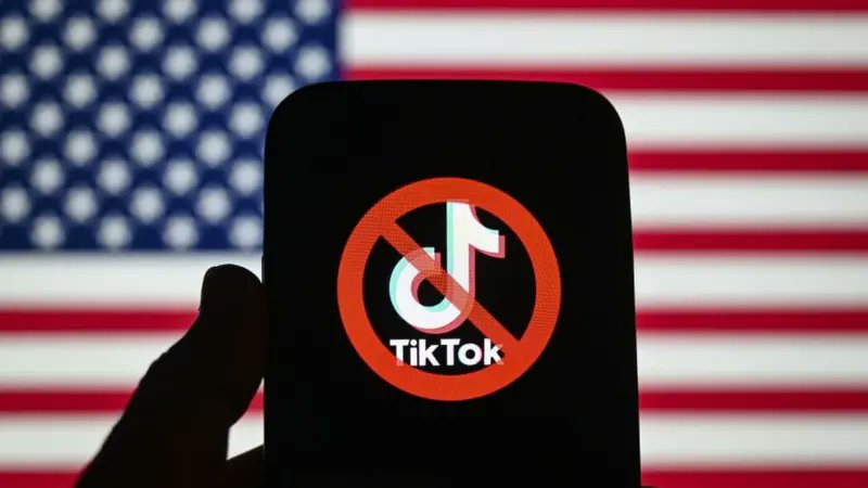 Desde hace algunas horas, la plataforma Tik tok ha sido censurada en los Estados Unidos. Se dicen el país de la democracia y de la libertad, pero en realidad es el país de las guerras y de las dictaduras. Las nuevas generaciones deben darse cuenta de que la verdadera democracia