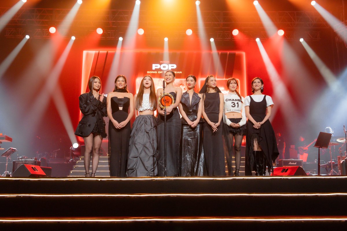 BINI_ph's tweet photo. #BINI : THREE AWARDS, ONE DREAM COME TRUE!🥹🙏🏻✨

Yes!! Dream come true talaga for our WALO as we took home these awards tonight at the #10thWishMusicAwards:
🏆 Wish Pop Song of the Year – “Pantropiko”
🏆 Wishclusive Pop Performance of the Year – “Karera”
🏆 Wish Group of the Year

Let’s continue to make waves for OPM, together! Maraming salamat po, and this is just the beginning!🌸

BINI GRACES WishMusicAwards
PANTROPIKO WISH POP SOTY
KARERA POP PERF OF THE YEAR

#BINIat10thWishMusicAwards
#BINItasticNaEnero
