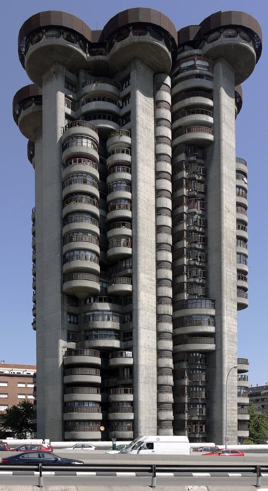 Brutalist architecture with a twist 

Torres Blancas in Madrid, Spain

Designed by Francisco Javier Sáenz de Oiza (1969)