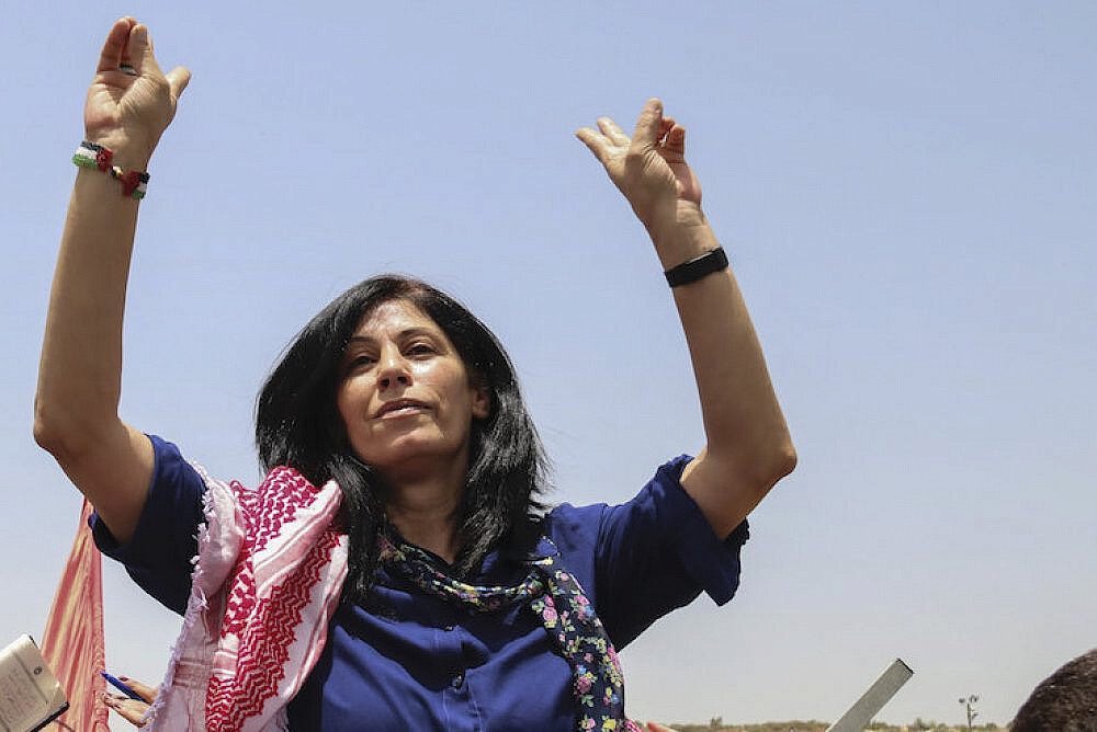 unityoffields's tweet image. “It is the nature of a colonizer’s role, whether the warden is male or female, to see themselves as superior, oppressive, and arrogant, and to believe that they can crush the dignity of prisoners.”

Khalida Jarrar, PFLP revolutionary &amp;amp; political prisoner who will be released soon