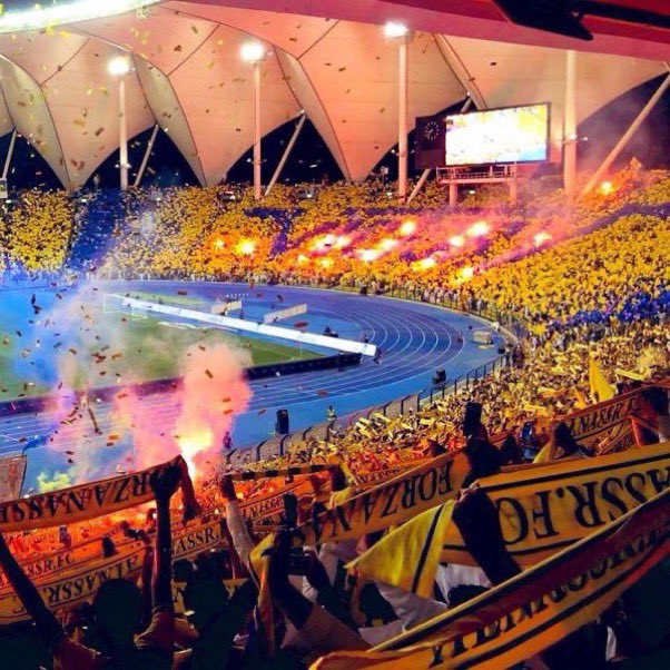 جمهور النصر الجمهور الأعلى شعبية في الشرق الأوسط كله،الجمهور الي جمع الناس من كل أطياف العالم ما راح يتخلون عن ناديهم 
وترا عاشوا صعوبات أعلى من كذا بكثير وأثبت المواقف ان هالمدرج العظيم خلف ناديه مهما كانت الظروف والصعوبات !
<a href="/SaadBinSoliman/">سعد بن سليمان اللذيذ</a> 
 #نصراوي_اطالب_بعداله_الاستقطاب