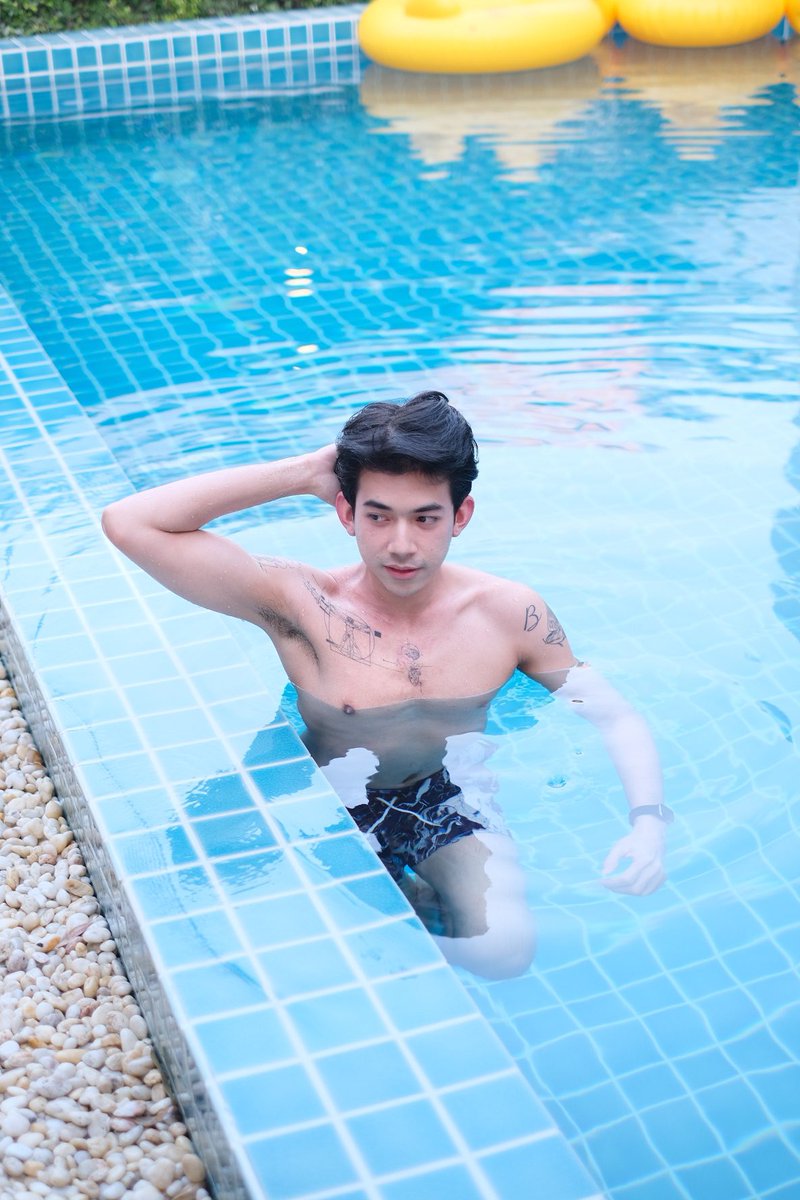 ต๊อดต่อชอบกินสับปะรด tweet media