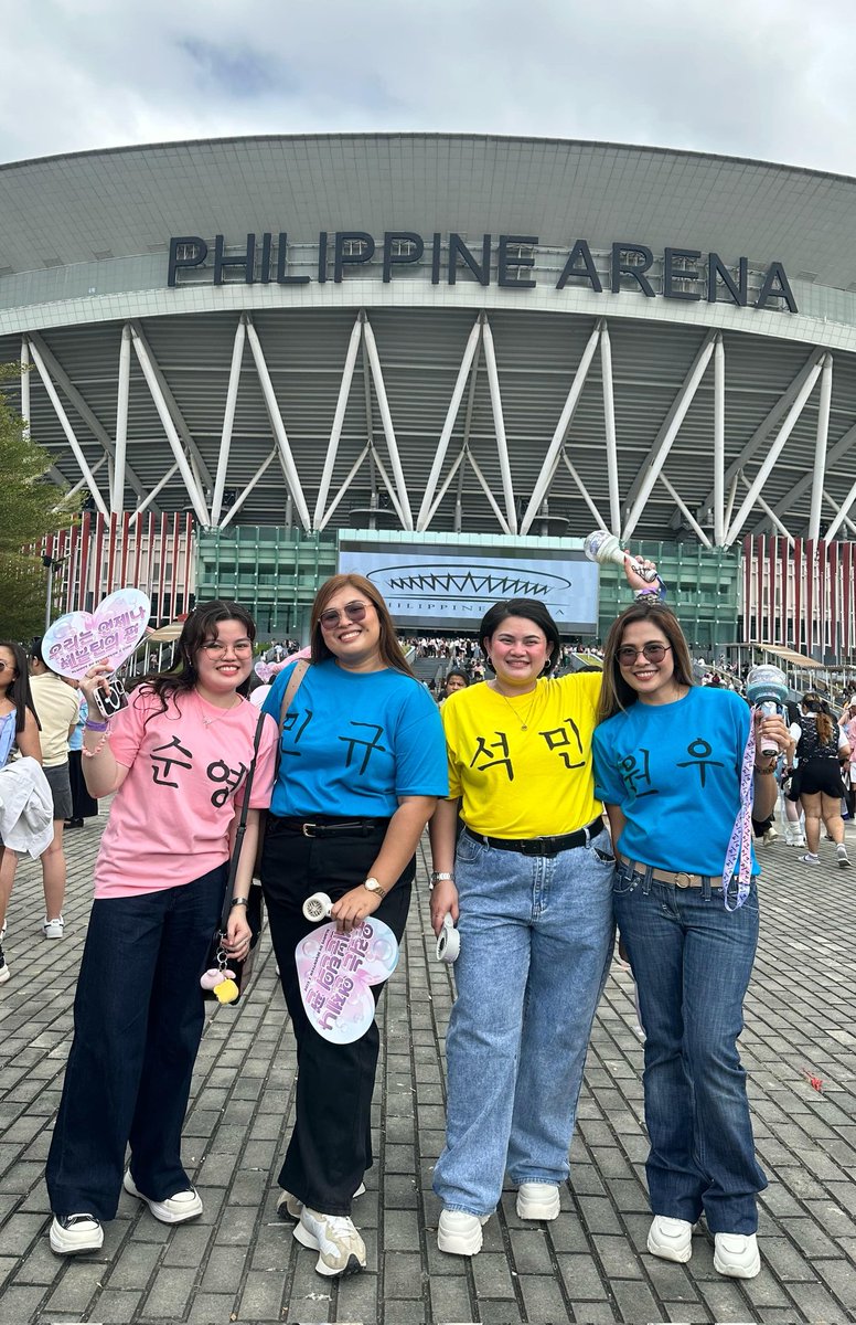 elainevaneth's tweet photo. Remaking @pledis_17 green room. 
hoshi-mingyu-seokmin-wonwoo

#SEVENTEEN
 #SEVENTEEN_RIGHT_HERE
#SEVENTEEN_RIGHT_HERE_IN_BULACAN
#SEVENTEENRIGHTHEREBULACAN https://t.co/Ig7KgevHIb