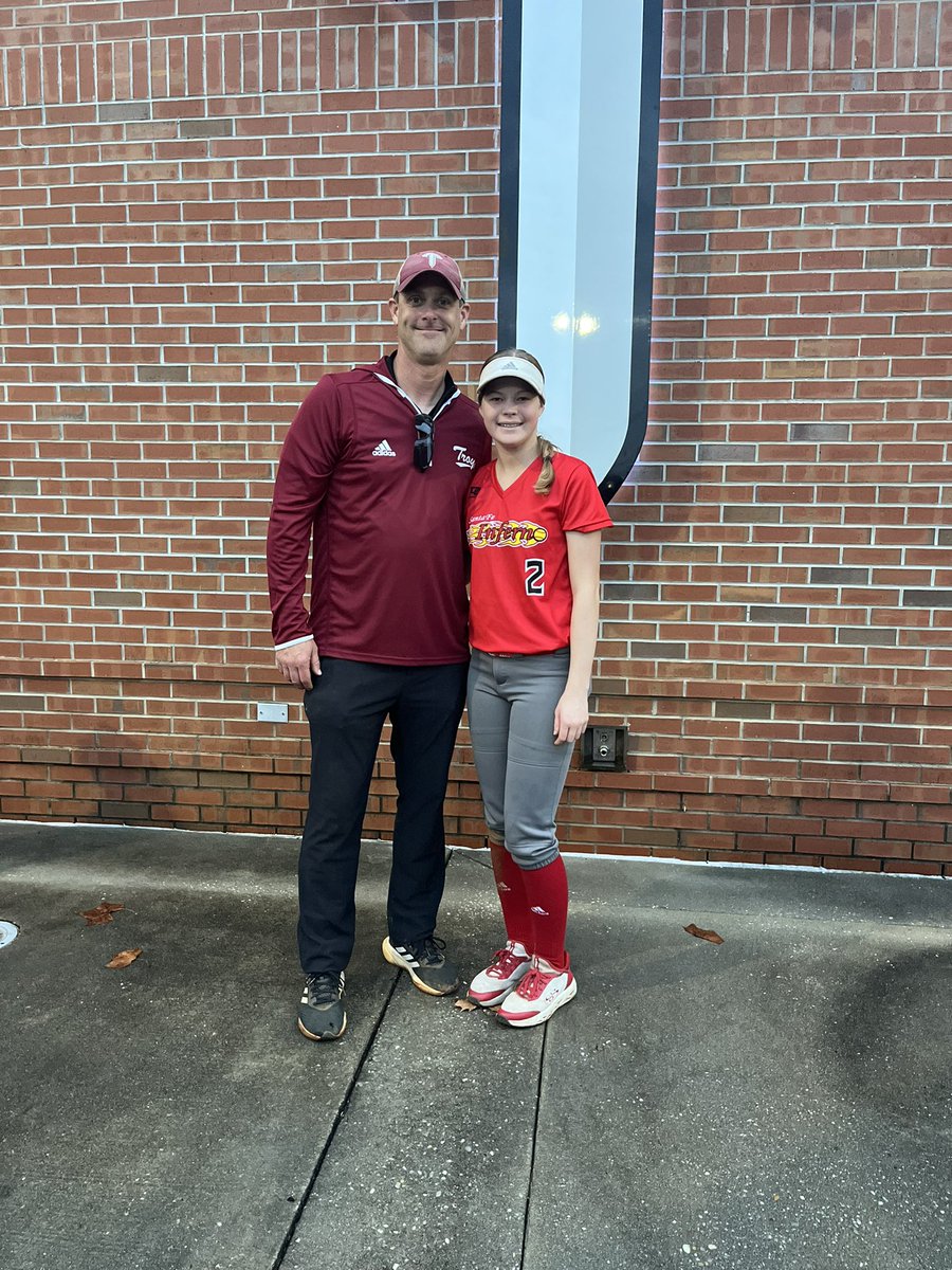 MMorgan2029's tweet photo. Thanks coaches for a great time at the @TroyTrojansSB Prospect camp! We were blessed that the weather held out and able to get in lots of reps!
@e_newellcoach 
@NateTompkins 
@MackPuck01 https://t.co/8zjGWsvFu5
