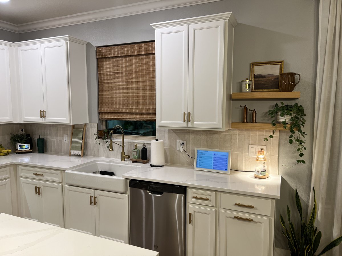 ceramictec's tweet photo. Final photos of a backsplash I completed in "Bexley" Land O Lakes, Florida last month. The tile is a 2.5" x 8" Villa "Zellige Oat" glazed ceramic tile installed in a vertical stacked pattern #tile #backsplash #zellige #verticalstacked #bexley #landolakes #ceramictec https://t.co/4WaTJ90BCe