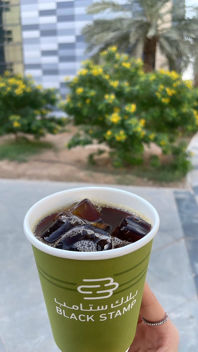 JooryAbdullah5's tweet photo. الظاهر نص أرباح فرع بلاك ستامب في الجامعة مني .. https://t.co/GTEod8krwu