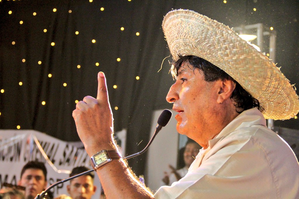 evoespueblo's tweet photo. No abandonaré Bolivia ni traicionaré al pueblo y al único proyecto nacional de izquierda que construimos para lograr una mejor vida de los bolivianos, defender nuestros recursos naturales y no permitir que sea pisoteada nuestra soberanía y dignidad. https://t.co/9R3Z843SnR