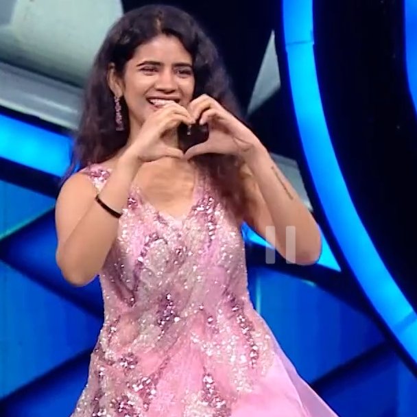 vijay08n's tweet photo. #SoundariyaNanjundan𓃶 #Jacqulinelydia𓃵 ♥️♥️

She never forgets 🫂

#BiggBossTamil8 #BiggBoss8Tamil https://t.co/Ml7hrTxO5F