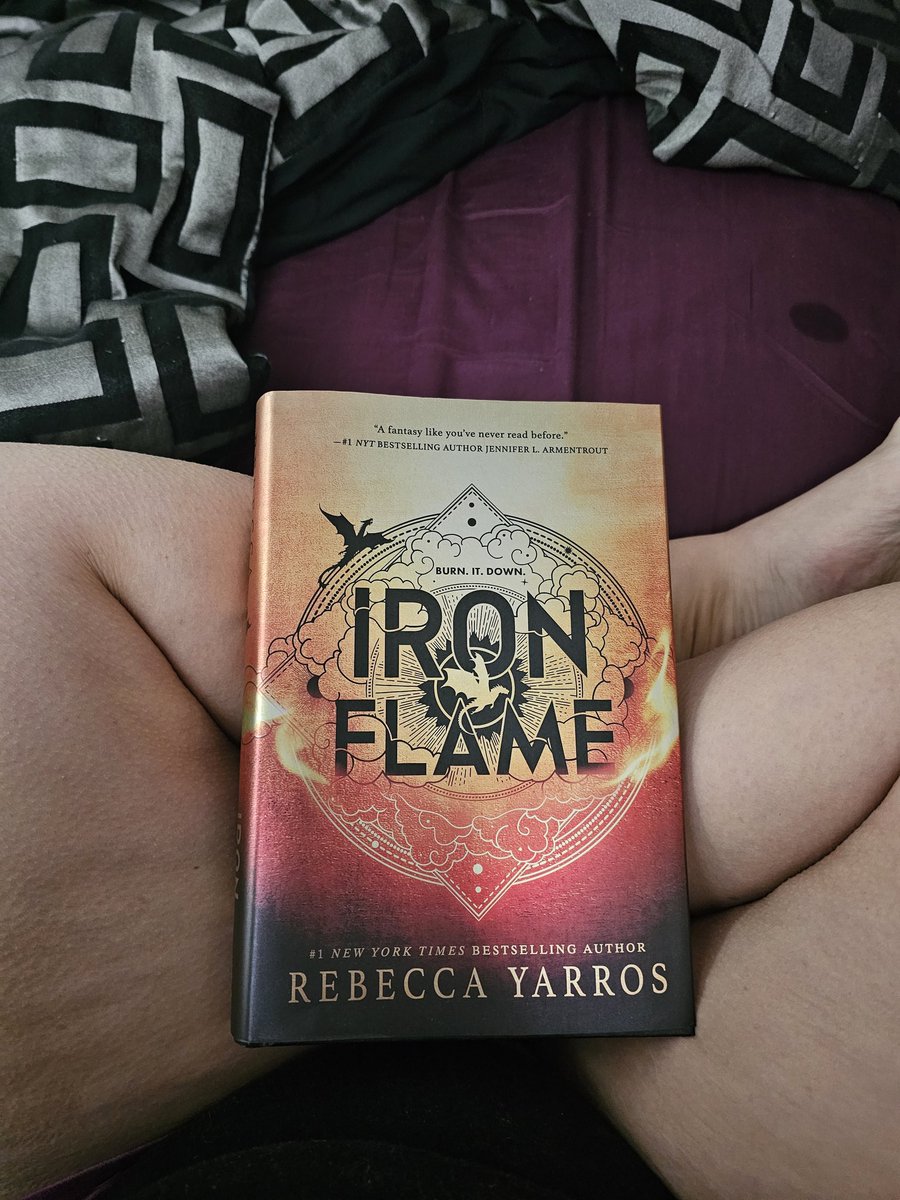 PIXIEB3AR's tweet photo. Finished the second book. What does a person do now while one waits for the third?? #fourthwing #ironflame #onyxstorm #Empyrean https://t.co/BUTJGivFgA