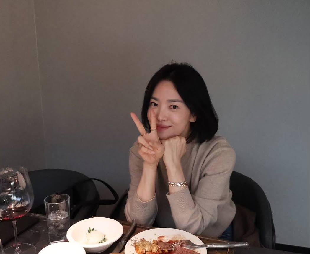 Swujii's tweet image. @kyo1122 혜교언니랑 🤍
밥 데이뚜