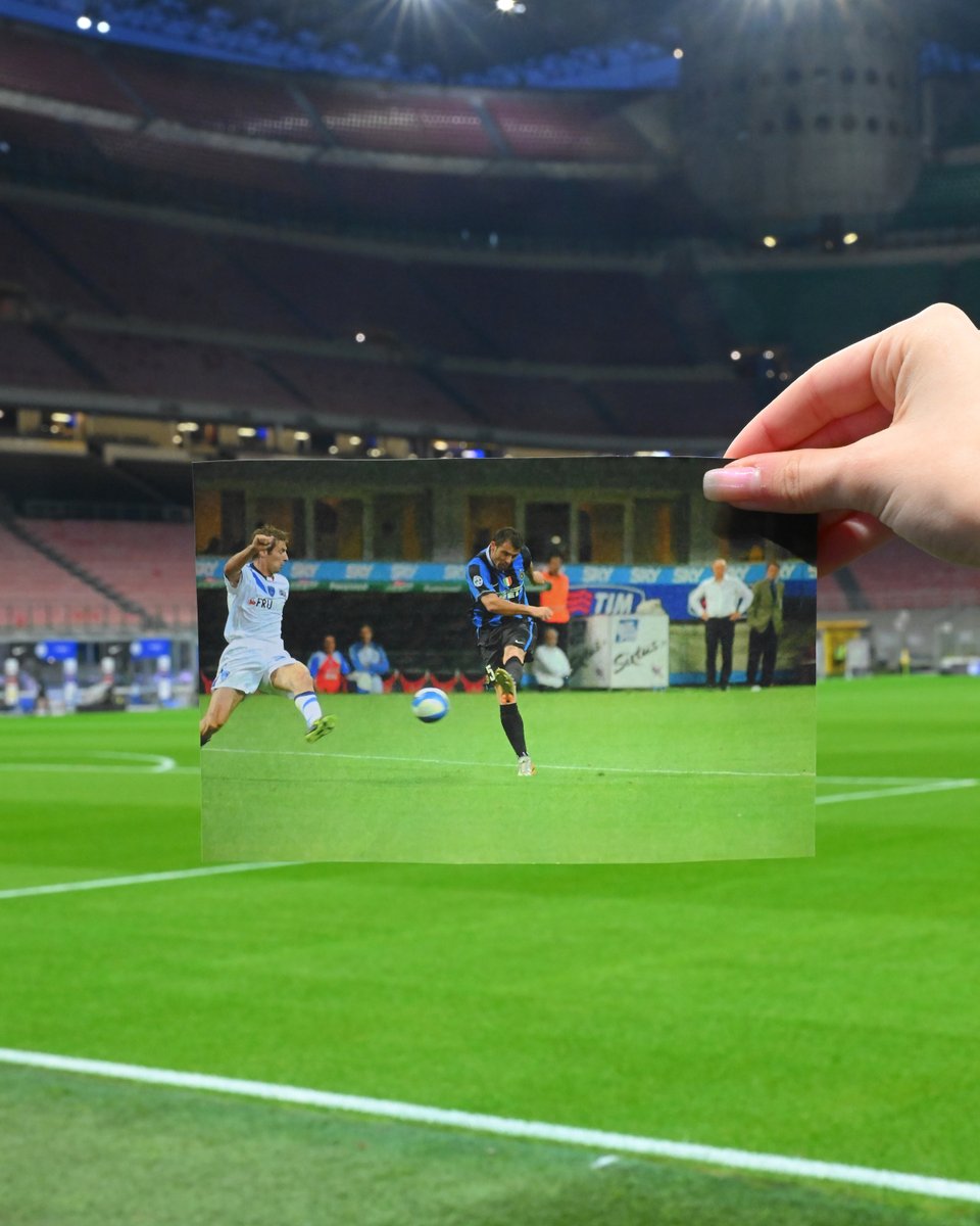 Inter_es's tweet photo. La llama del dragón 🖤💙

#FuerzaInter #InterEmpoli https://t.co/J9uCP4sy2q