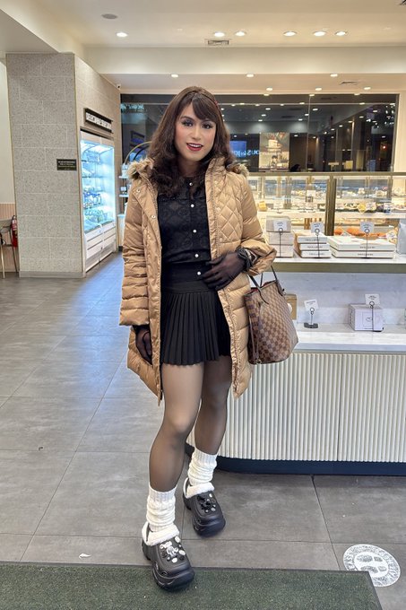 Watch Alina Wang's leaked NSFW photo on TwXstars