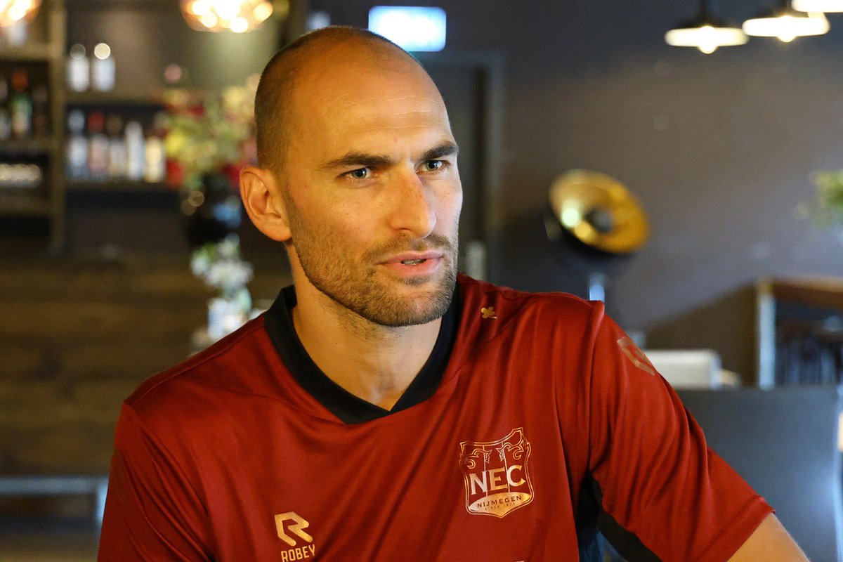 mauricedemandt's tweet photo. Algemeen directeur van NEC Wilco van Schaik meld bij ESPN einde carrière van Bas Dost. Het hertel duurt te lang bij hem. #necnijmegen #basdost https://t.co/UhsRTeTFxa