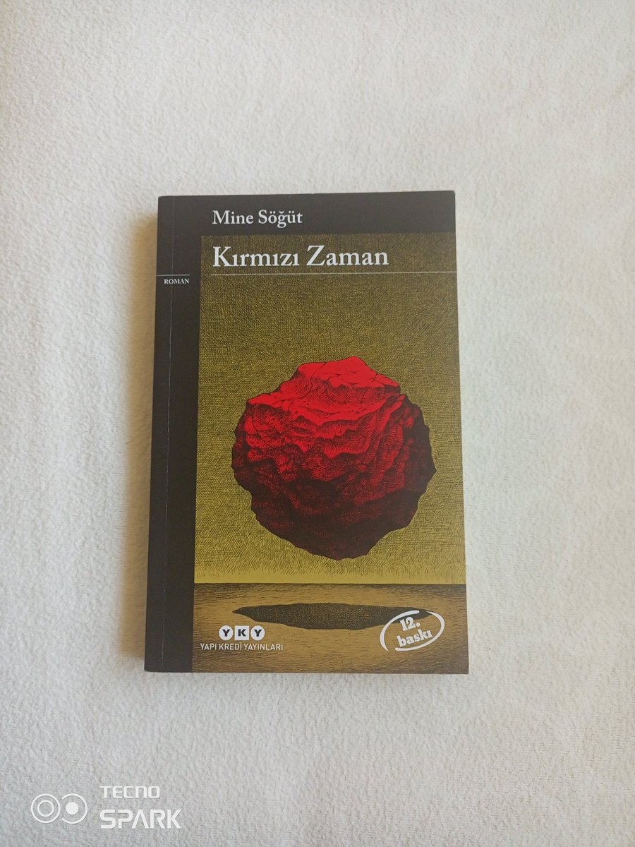 İstanbul'un fantastik, gizemli yönlerini ve hikayelerini anlatan bir  kitap Kırmızı Zaman.   Okuru zamandan zamana, insandan insana götürüyor, sürüklüyor, çarpıyor.  Yazar, İstanbul tek bir hikaye değil, binlerce hikayedir diyor. Kurgusu zaten son derece başarılı.
#minesöğüt