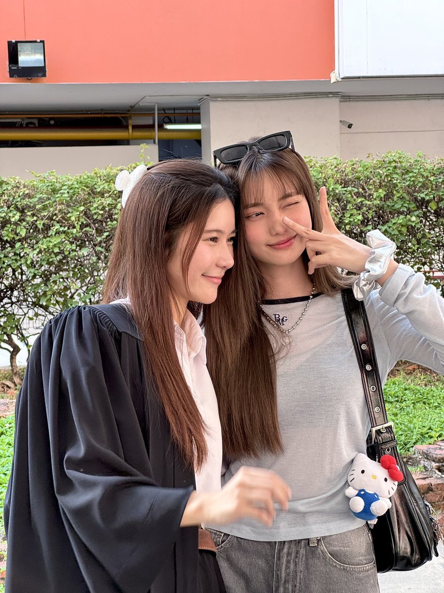 just__myworld's tweet photo. cưng xỉuuuu🐰🫳🏻
#EarnGraduation #piployearn https://t.co/faYXkGFGrD