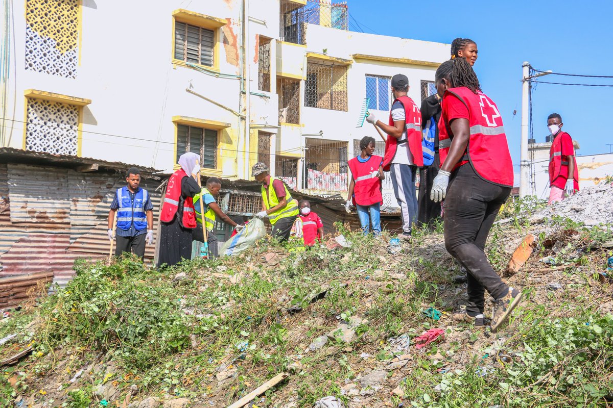 krcs_mombasa's tweet photo. Together for a cleaner, greener Mombasa. The County Government of Mombasa Environment Department, Kenya Red Cross Society, and local partners joined forces for a successful cleanup at Old Town. Let's keep our heritage clean and sustainable for future generations.

#CleanMombasa https://t.co/X6S6FMdZqp