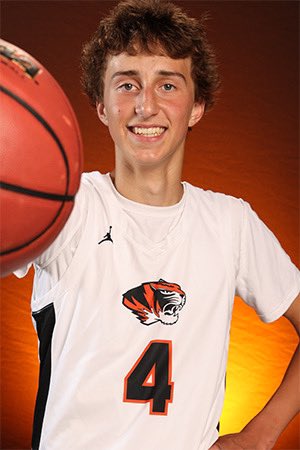 Welcome back Max Iversen who had 40 points last night in his first game for Delano since late November 

Iversen’s 🐅s lost 73-75 to Waconia in the night cap