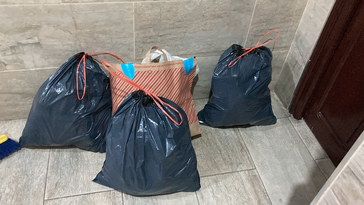 📌 Pisos turísticos 

Siempre se les critica, pero poco se habla de los beneficios y valor añadido que genera en tu bloque, tener turistas como vecinos…