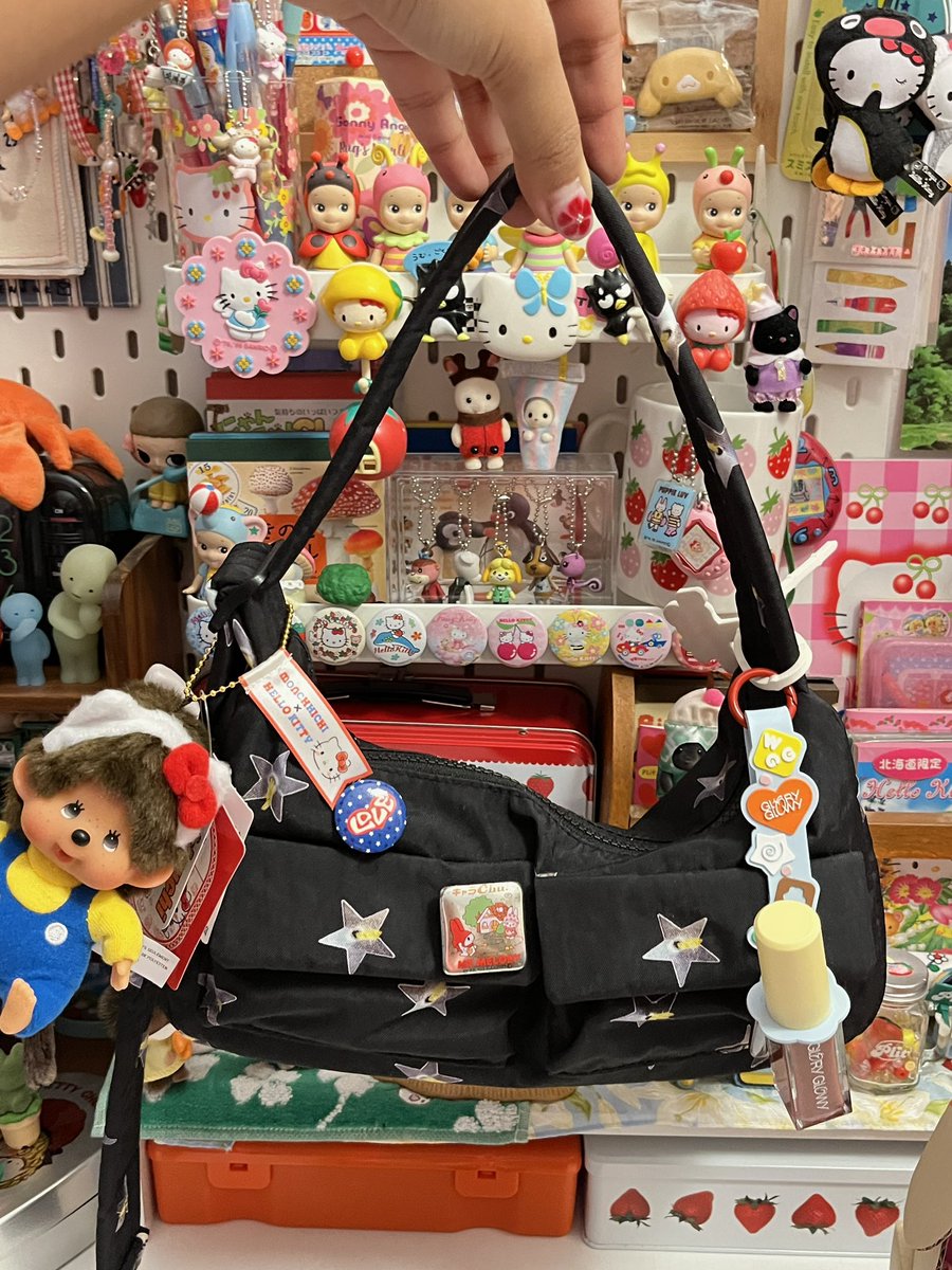 Let’s make some pop! 💿⭐️🍎👜👄