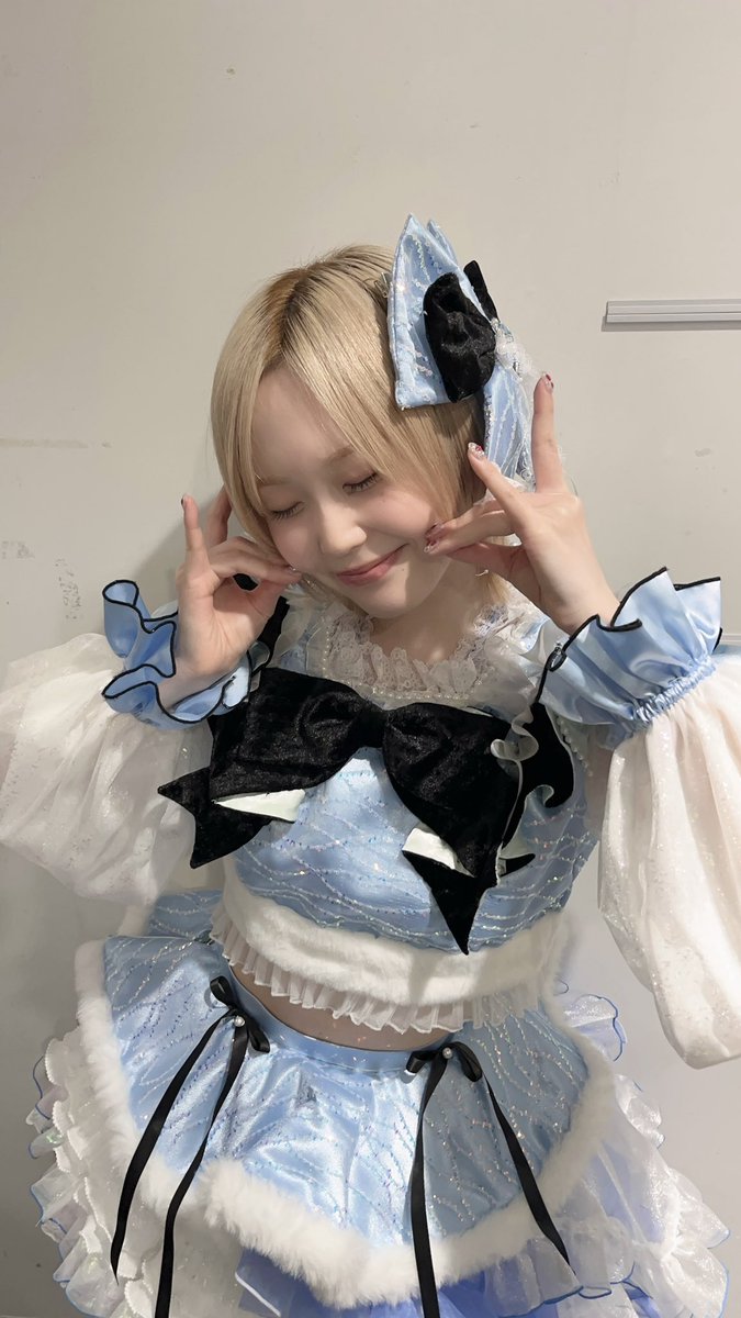 mayu_ExWHYZ's tweet photo. 衣装交換の企画でKiSS KiSSの衣装着ました😾✊今日だけだよー！ https://t.co/Aq3IXzkEbZ