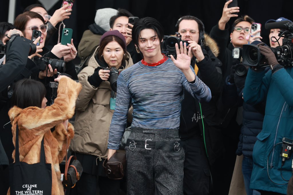Ajiuuu_'s tweet photo. I am dead🫠🫠🫠

WIN SHINING IN PRADAFW25
#PRADAFW25xWin
#PradaFW25
#Prada @prada
#winmetawin https://t.co/tOVL2Y0tEw