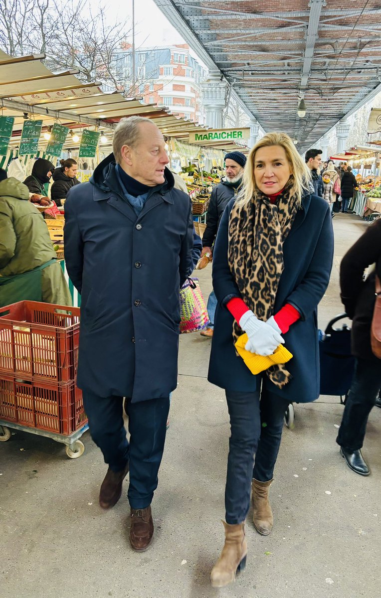 Laurent RACAPE (@laurent_racape) on Twitter photo Matinée sur les marchés de Grenelle et de Convention avec <a href="/Philippe_Goujon/">Philippe Goujon</a> et <a href="/AgnesEvren/">Agnes Evren</a>. Terrain, échanges et proximité: la vie de quartier 😊 #Paris15 Matinée sur les marchés de Grenelle et de Convention avec <a href="/Philippe_Goujon/">Philippe Goujon</a> et <a href="/AgnesEvren/">Agnes Evren</a>. Terrain, échanges et proximité: la vie de quartier 😊 #Paris15