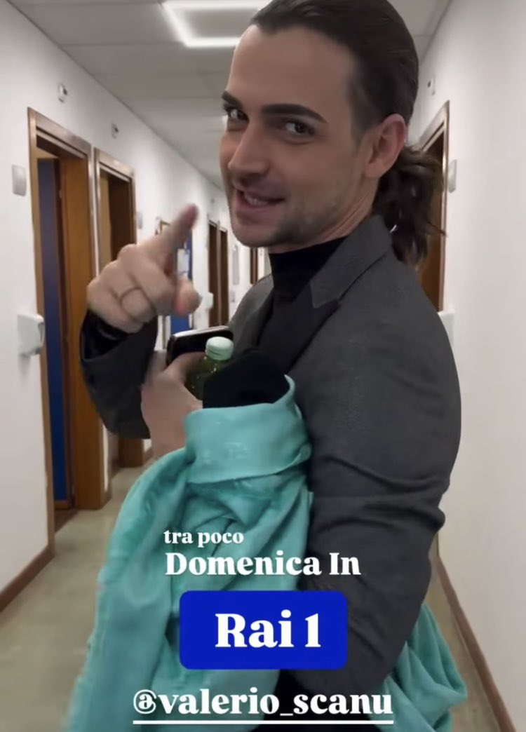 Anche di Domenica <a href="/Valerio_Scanu/">ValerioScanu</a> #valerioscanu #OraoMaiPiu #TeamScanu ❤️
