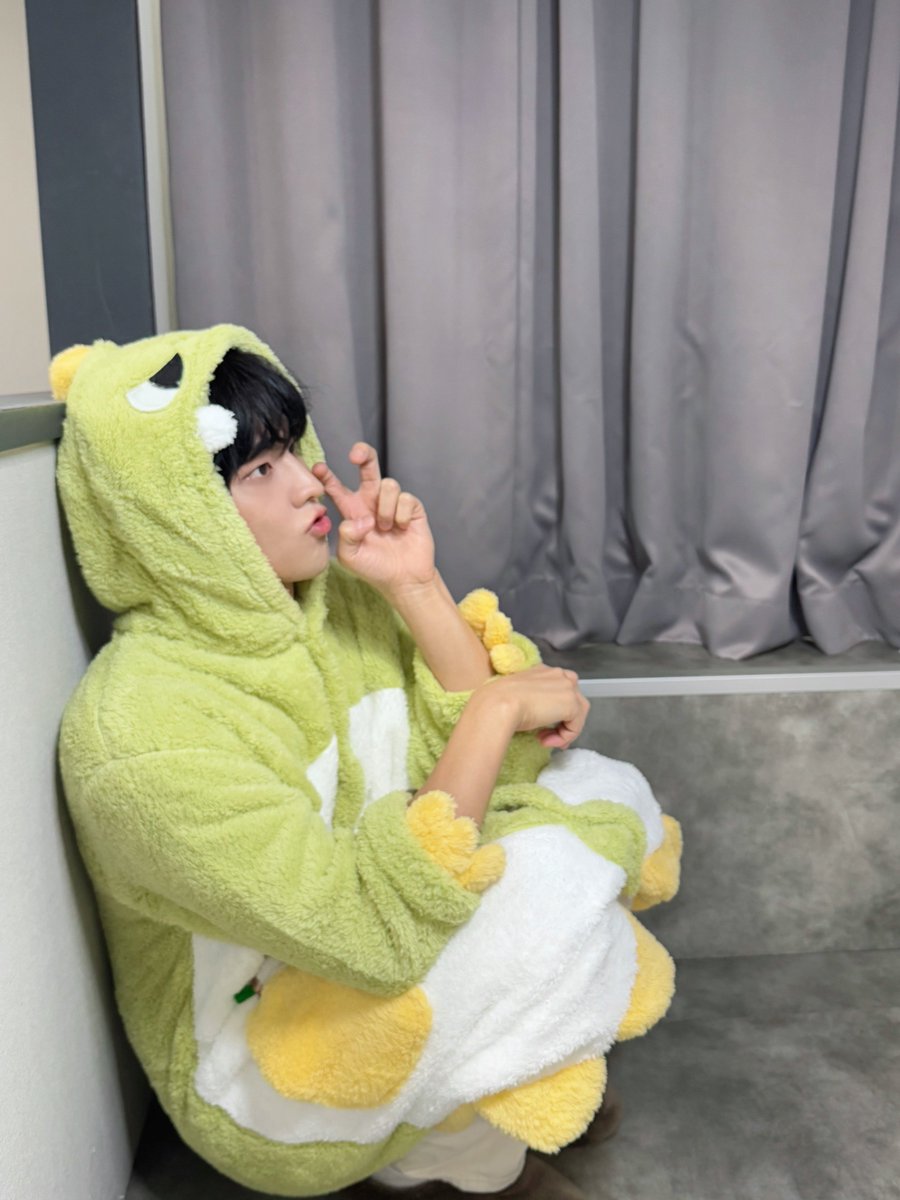 [#GON]

‼️속보‼️

곤룡 출현🦖

#VANNER #배너 #곤