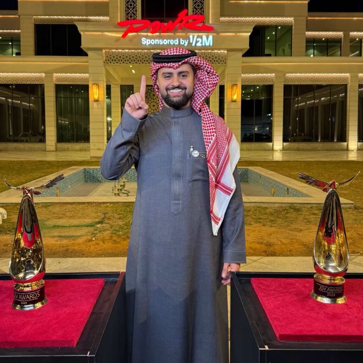 بمناسبة فوز أبو شايع نصّك الثاني عازم 100 من جمهور باور الأساطير 🫡

ردّ على هذا البوست بهاشتاق #نصّك_الثاني وأبشر بقهوة الفوز 😉