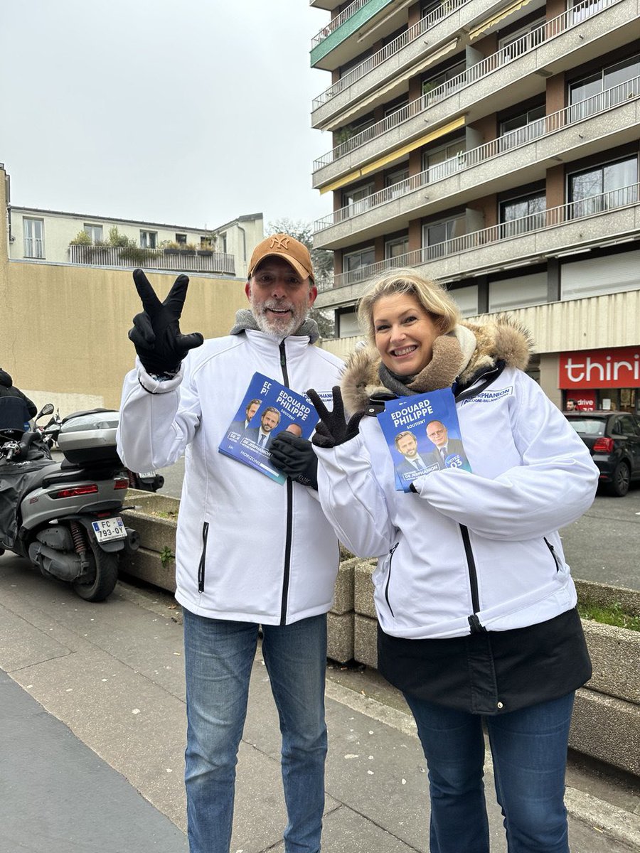 2jerph's tweet image. Cette team 🫶

Très fier de faire campagne avec @virginiemathot et tous nos militants déterminés, souriants et si motivés !

Le 2 février, choisissez la seule candidature d’union pour notre pays et pour #BoulogneBillancourt !

#Circo9209