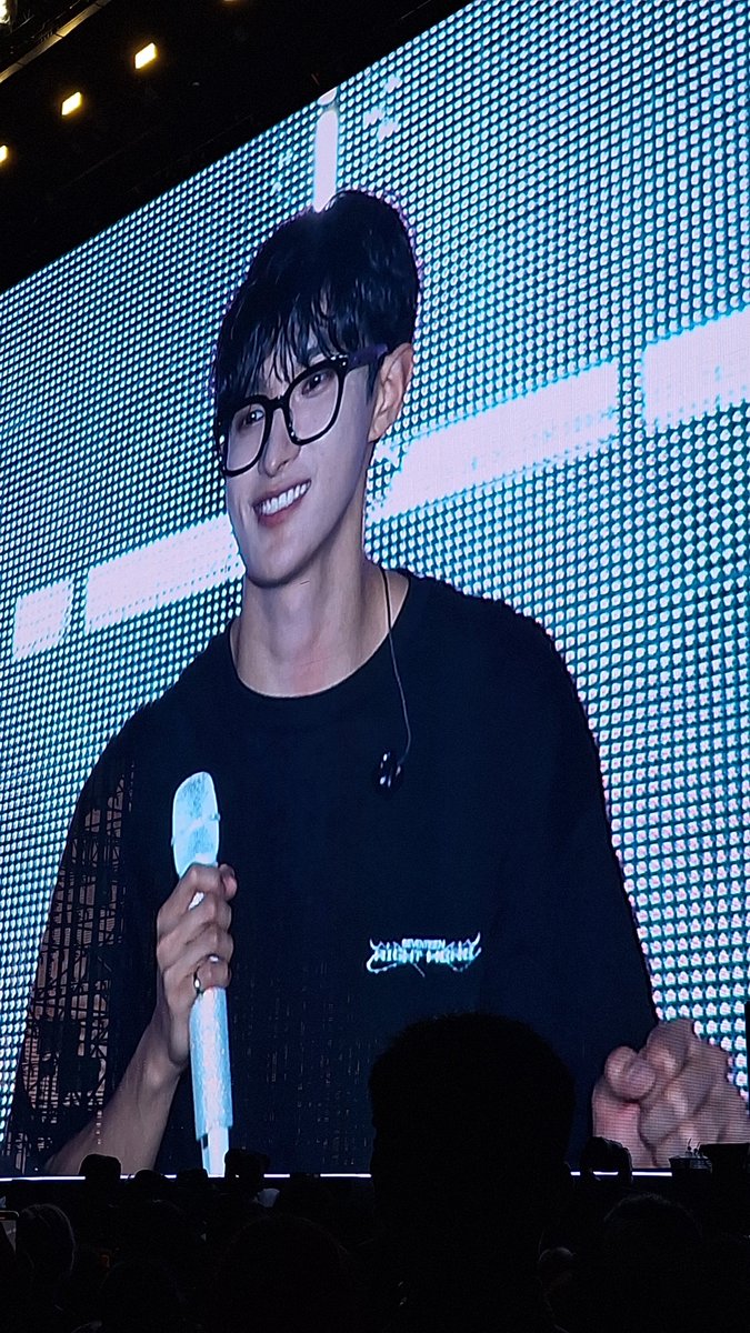 tjralsdl_'s tweet photo. 너무 잘생김 https://t.co/PJLzIFNvyk