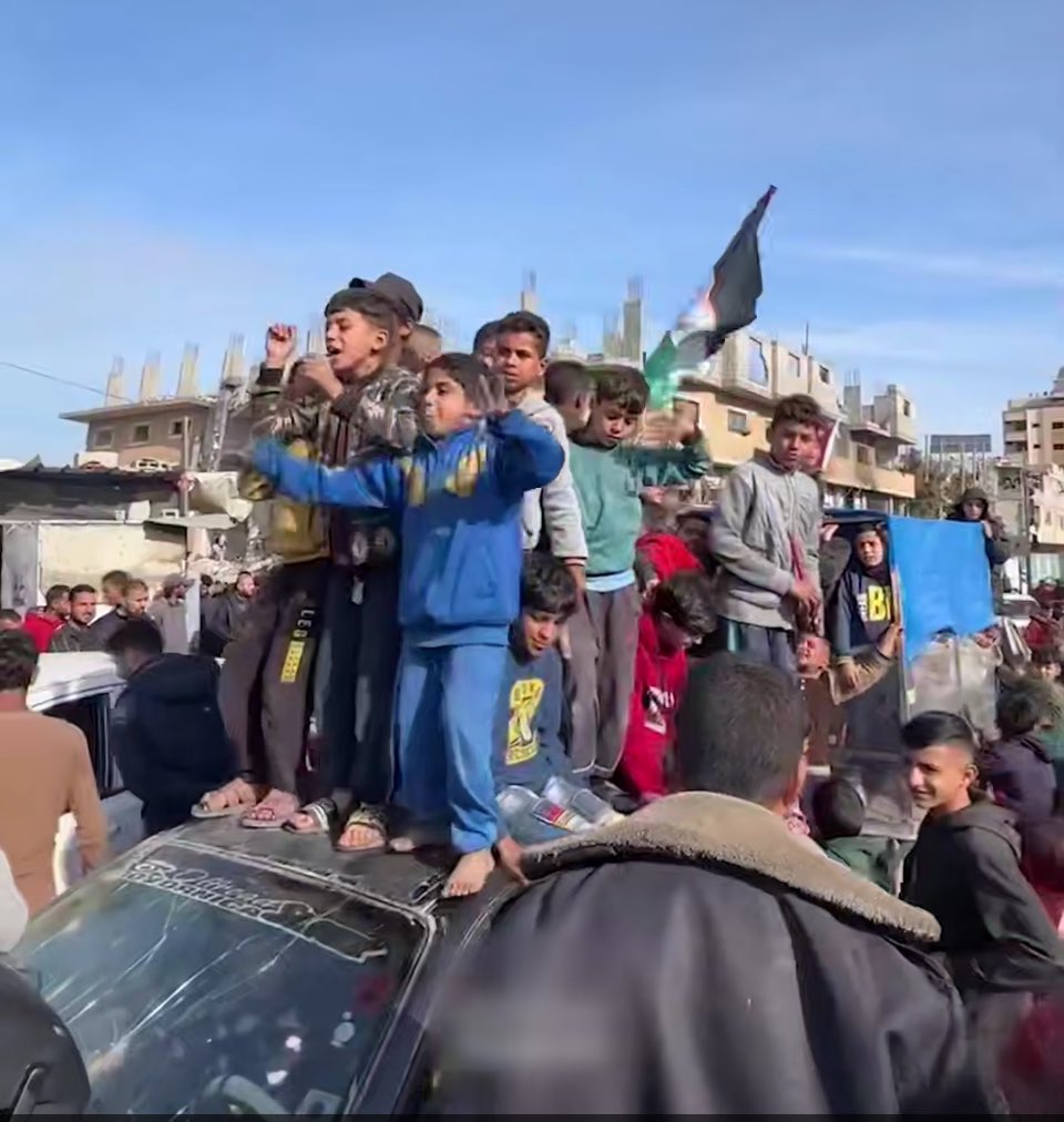 valezeta1's tweet photo. Hoy quedó demostrado, al igual que el 7/10 que NO HAY CIVILES EN GAZA

Desde el más chico al más grande
Ojalá algún día la tierra se los trague a todos, y cuando digo a todos no excluyo a ninguno 
Para que quede claro
TODOS SON TERRORISTAS EN GAZA https://t.co/jo6FItjCHR