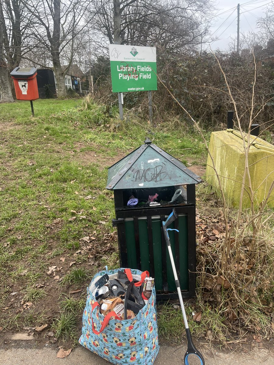 PinhoePicker's tweet image. Another litter pick #pinhoe #exeter 
3 big bags 🚮🚮🚮
Chancel Lane✅
Harrington Lane✅
Main Road #pinhoe✅
Church Lane✅