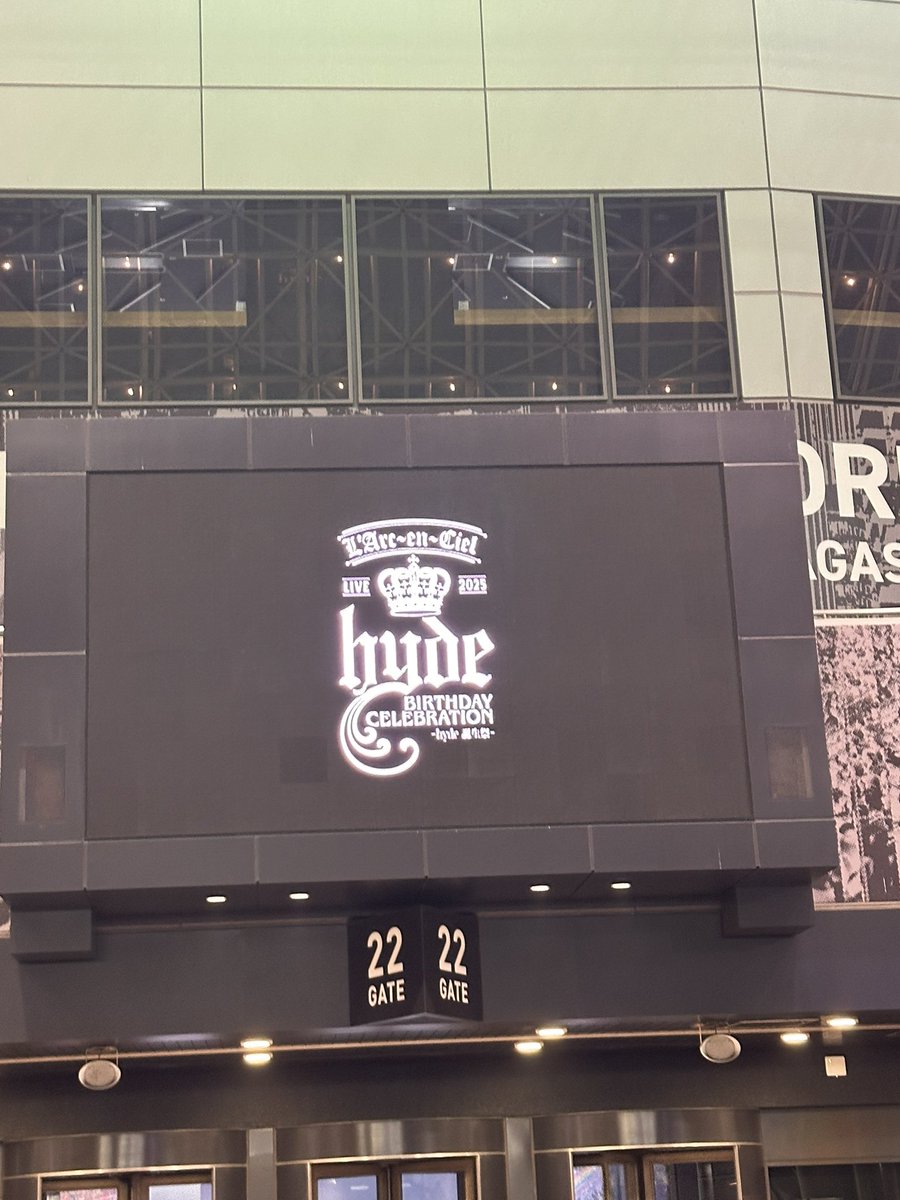 最高すぎました。 泣きました。 hydeさんお祝いできて嬉しかったです