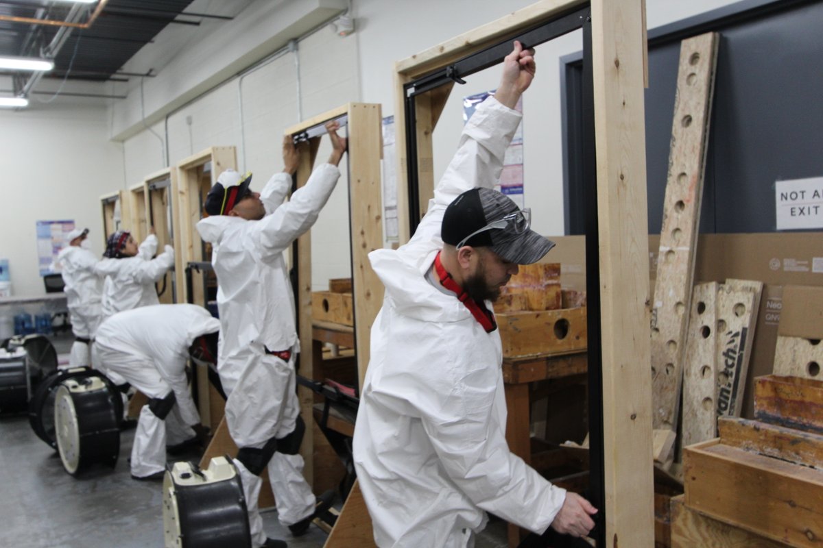 CityLine5's tweet image. Today at noon on @CityLine5 Gustavo Quiroga and Silvana Bastante Muñoz of @LISC_MA  join @KarenHolmesWard to talk about a new partnership with @dbedc to expand career pathways into the #greenjobs sector. #wcvb