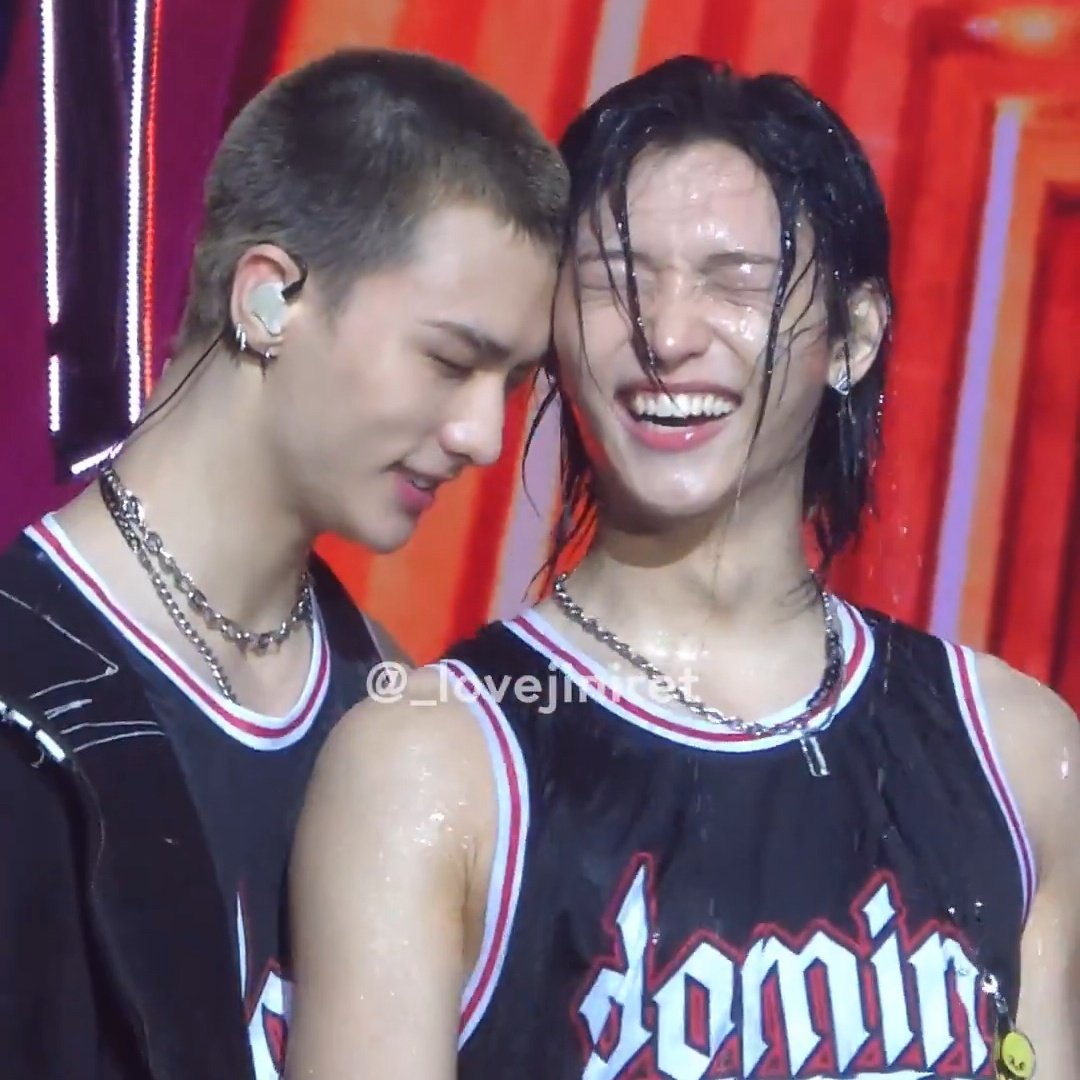 hyunjinpost's tweet image. today's hyunlix! 🥹