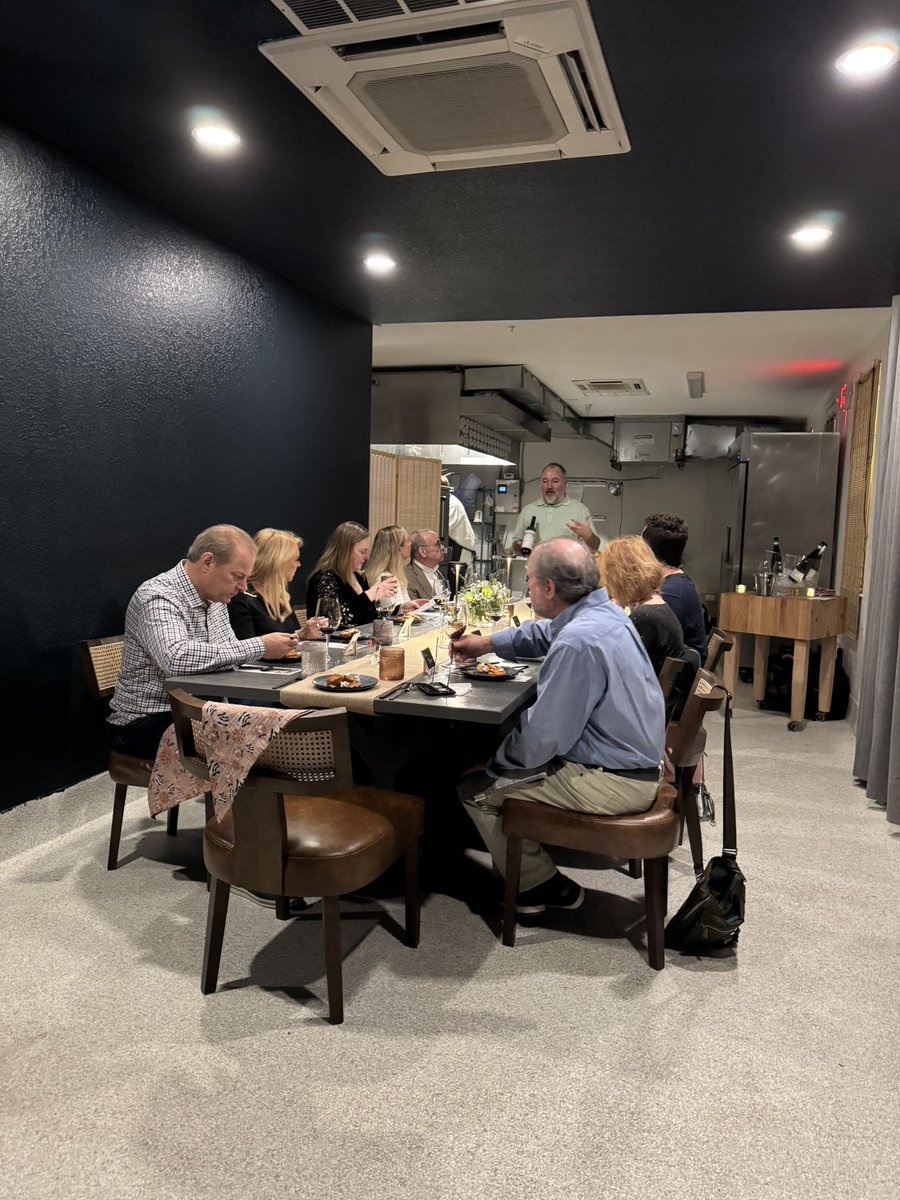 thehybridchef's tweet image. Our #communitytable opened up this week in Jupiter. So grateful for all of the support. See you February 21st and 22nd for the next gathering.
#privatedining #privatechef #chefstable #thehybridchef