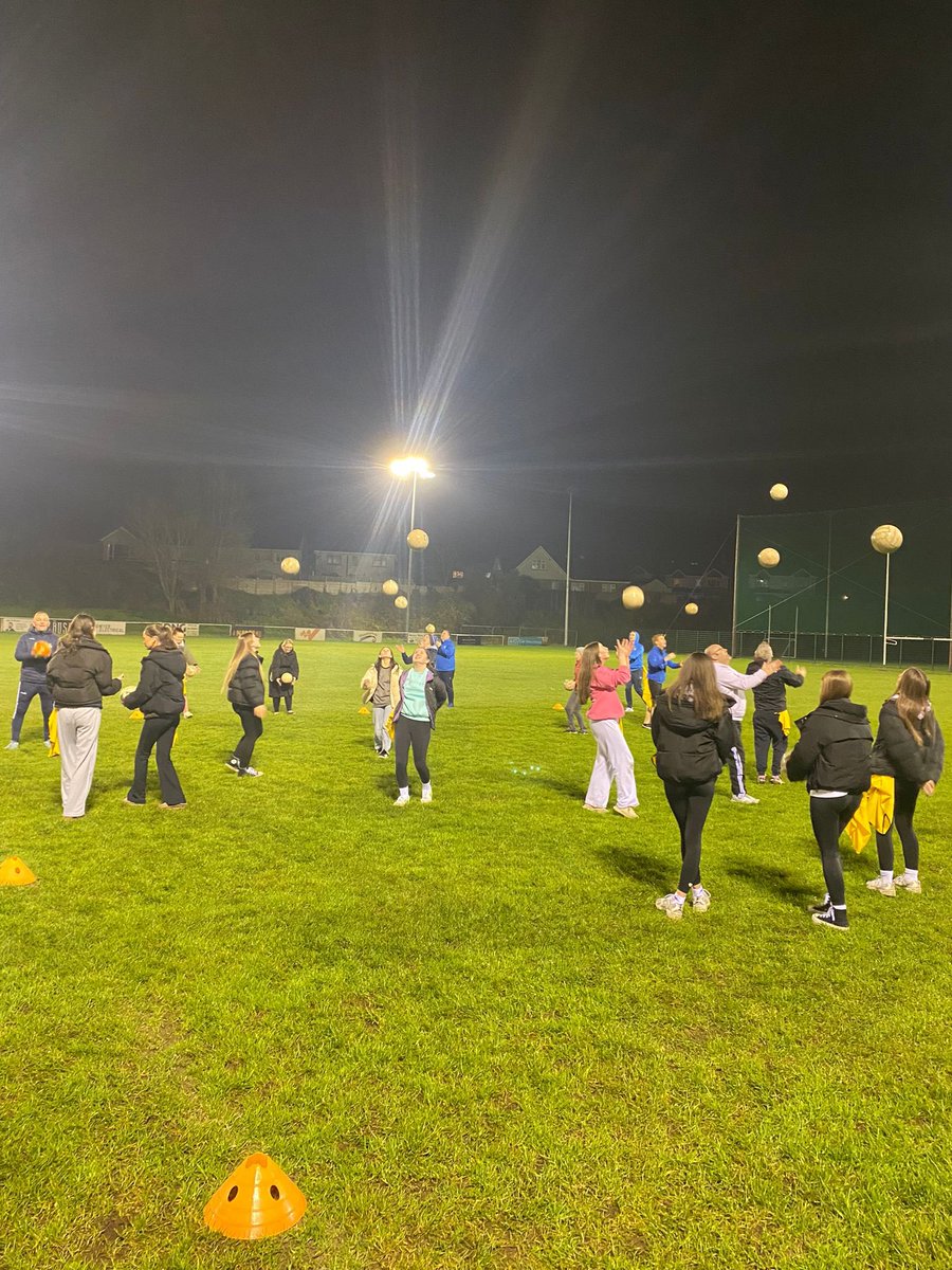 Congrats and well done👏to all our <a href="/SkerriesHarps/">Skerries Harps</a>🔵⚪️coaches who completed the ICGG📕course over the weekend. Enjoy your coaching🧢journey! Remember have Fun😀and catch👀them doing good ! 
<a href="/DublinGAACoach/">Dublin GAA Coaching & Games Development</a> 
#learning🧩 #sharing✍️ #GAA🌏