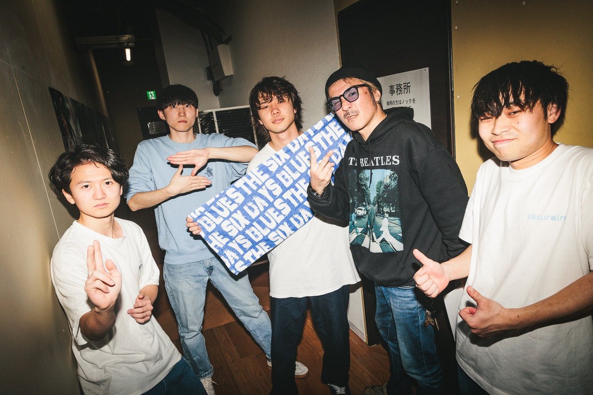Tomoe_band's tweet photo. 【ことよろ】
2025年初ライブは2024年ラストライブの地、つくばPARKDINERでした
from新潟viaつくば、Tomoeを今年もよろしくお願いします🚀
さすらいろはせいぜいツアー気張ってこいや🫵

📸 @tahei_yamazaki https://t.co/UpzqRErTBg