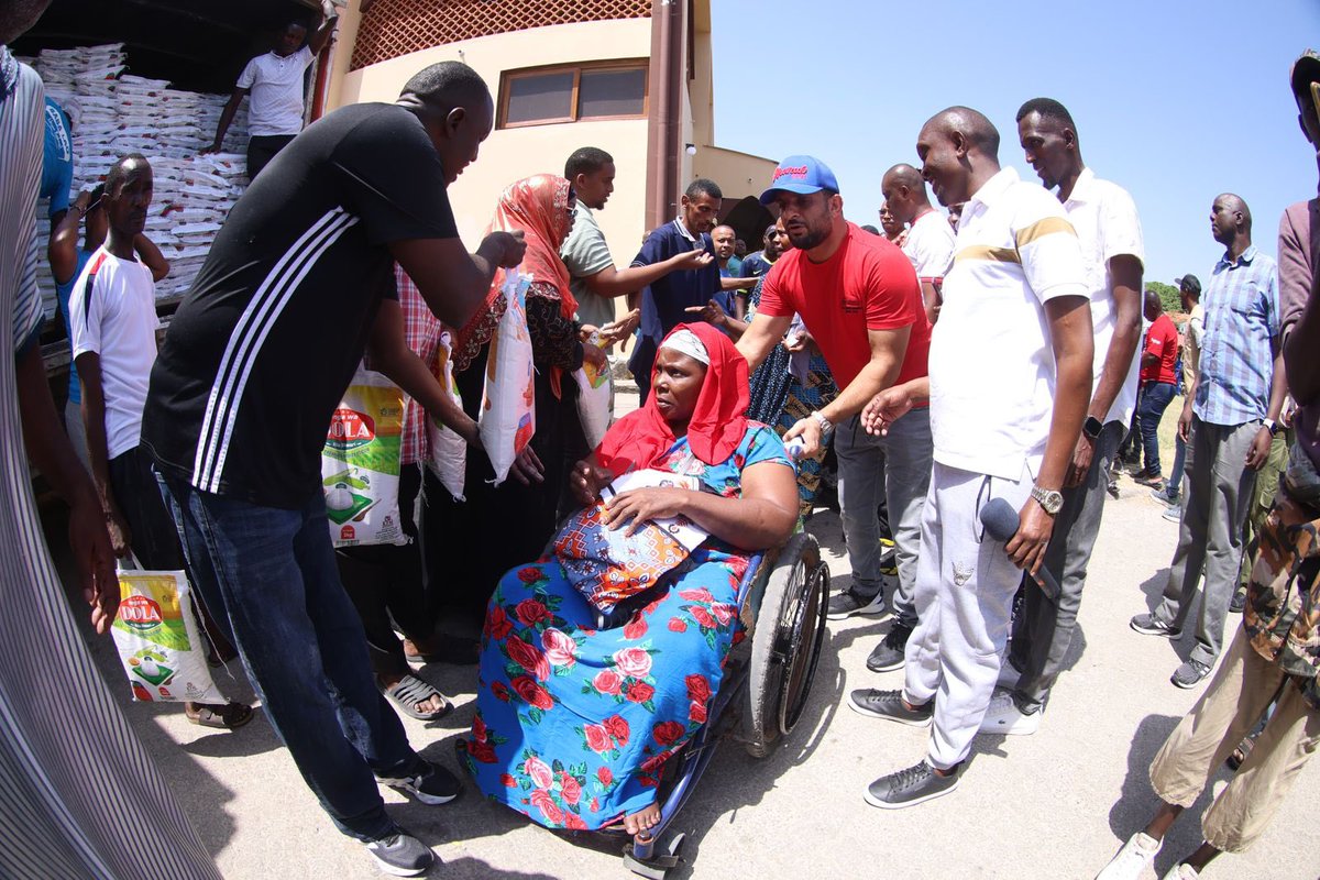 Had the privilege of witnessing approximately 3,000 residents of Nyali Sub-County benefit from a food distribution initiative that I spearheaded alongside my fellow leaders: Hon. <a href="/Sen_Faki001/">Hon. Mohammed Faki Mwinyihaji</a>, Hon. <a href="/Zamzammohammed7/">ZAMZAM MOHAMMED</a>,  Hon. Abdirahman, Hon. Fatma Swaleh, Hon. Hamisi Nyota, Hon.