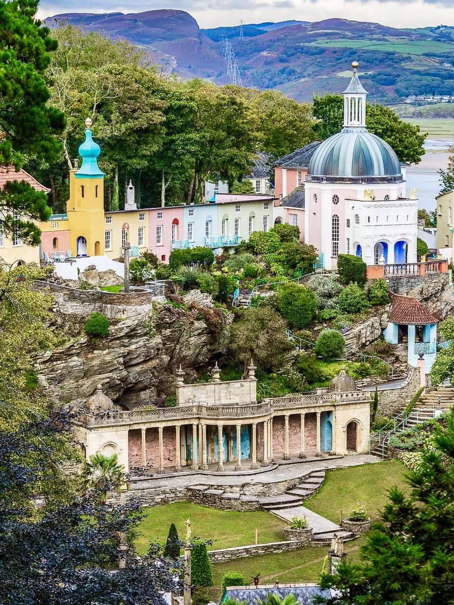 SultanAngger's tweet image. Weekend that feel like a vacation!
🇬🇧A Mediterranean town in the UK…so cute🥰
💃 Cheers to making memories and living the dream!🌸