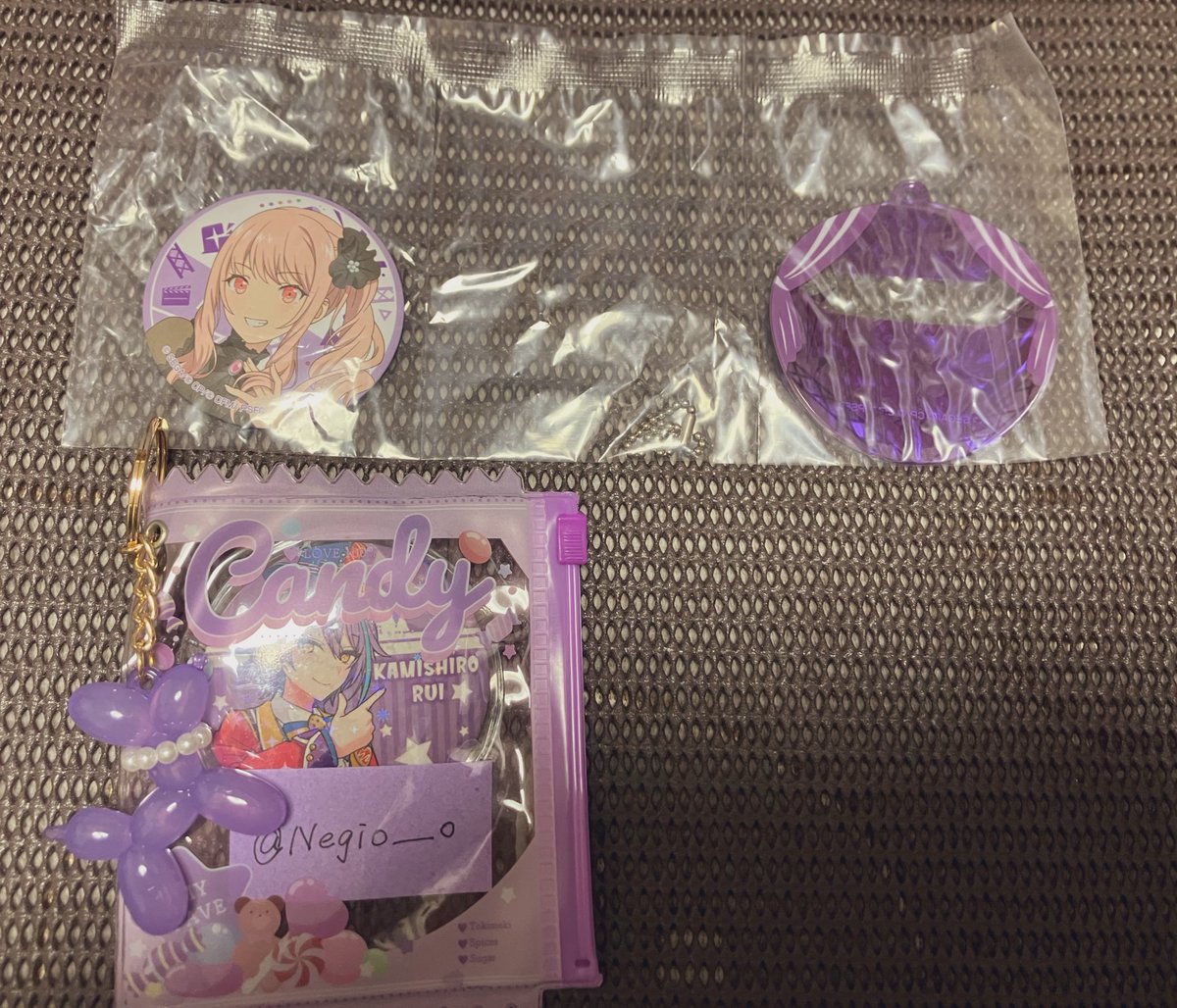 Negio___o's tweet photo. 【プロセカ　グッズ交換】

プロセカ　1番くじ　缶バッチ

求▷ E賞　類さん

譲▶︎E賞　瑞希ちゃん

⭐︎郵送希望

お気軽にお声がけください🙇‍♀️

#プロセカグッズ交換 https://t.co/6i3dQGNSzJ