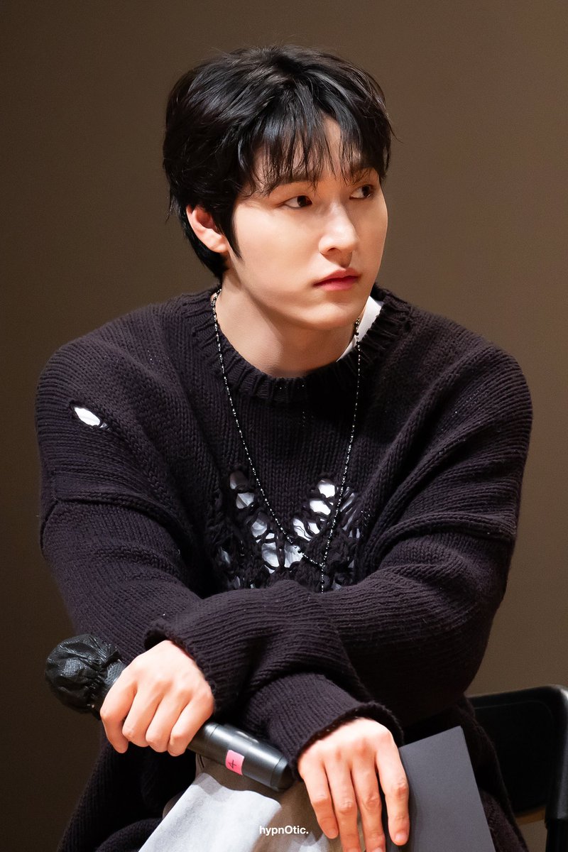 250117
#준지 #junji #김준형
#OnlyOneOf #온리원오브