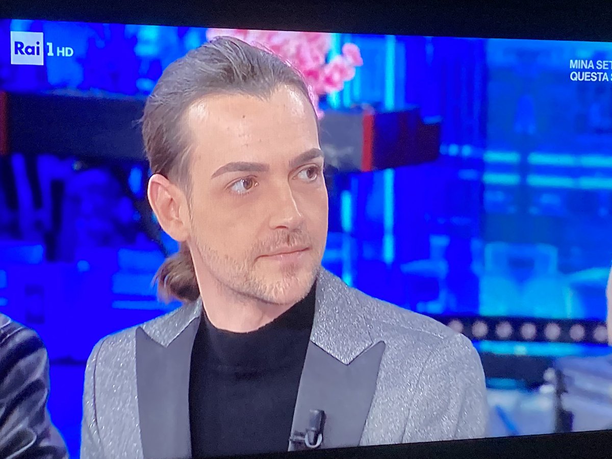 Intervento interessante <a href="/Valerio_Scanu/">ValerioScanu</a> #valerioscanu #TeamScanu <a href="/RaiUno/">Rai1</a>